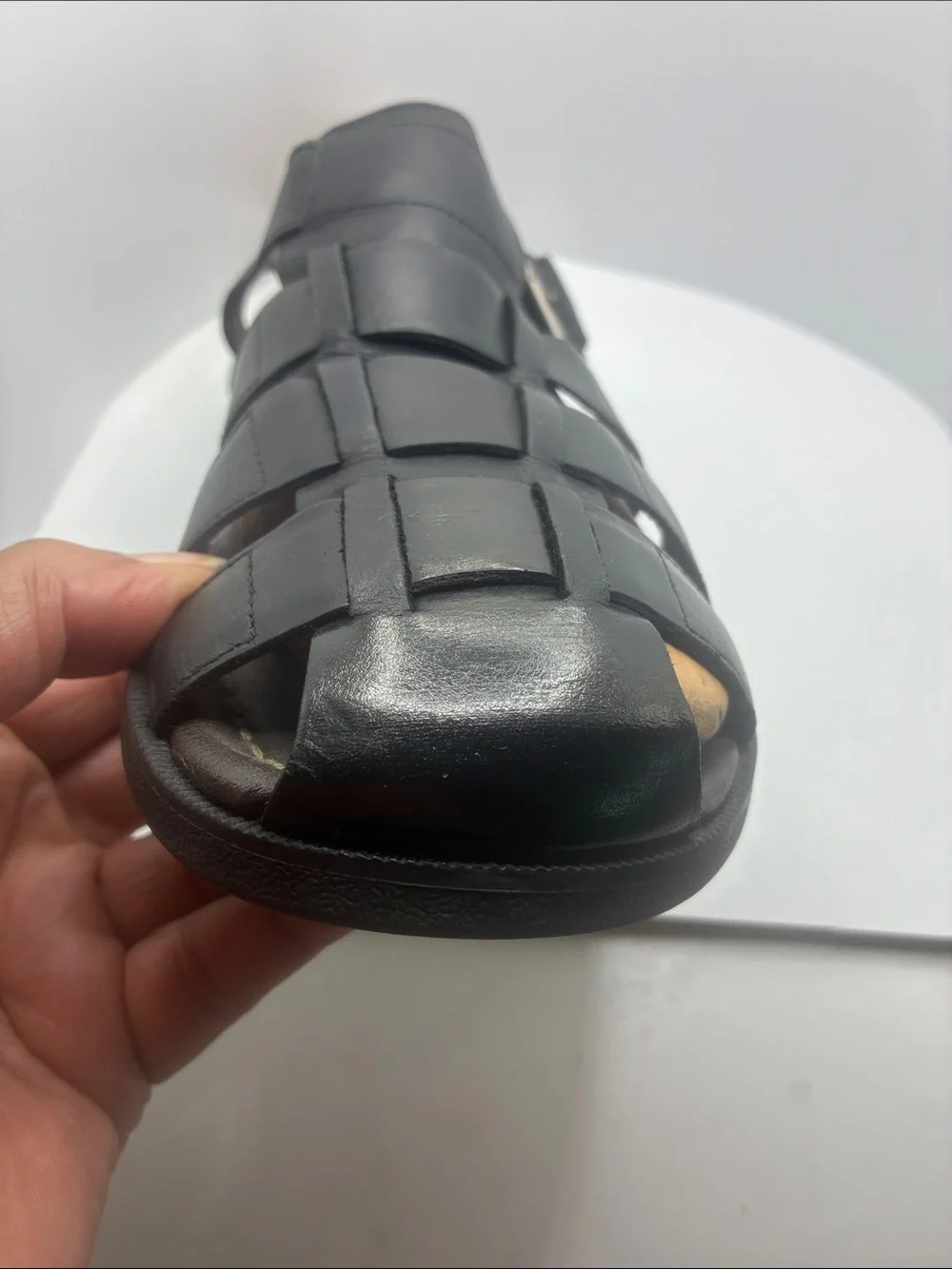 COLE HAAN MENS  LEATHER FISHERMAN SANDAL  GUN METAL BUCKLE DESIGN 9M
